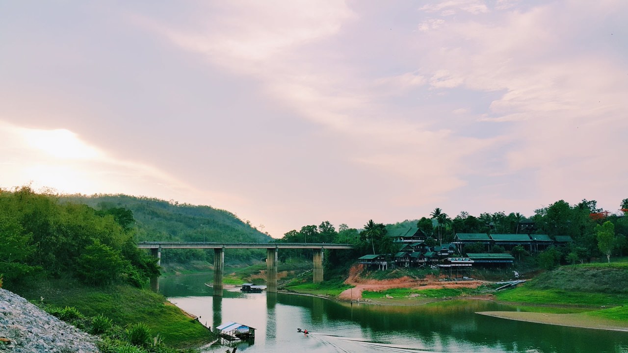 Death Railway Bridge, River Khwae Yai, Maeklong River boat trip, Kanchanaburi War Cemetery