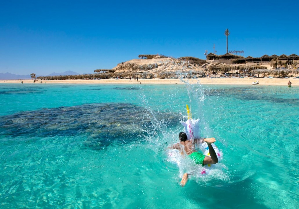Mahmya Island, Giftun Island National Park, pure white beach