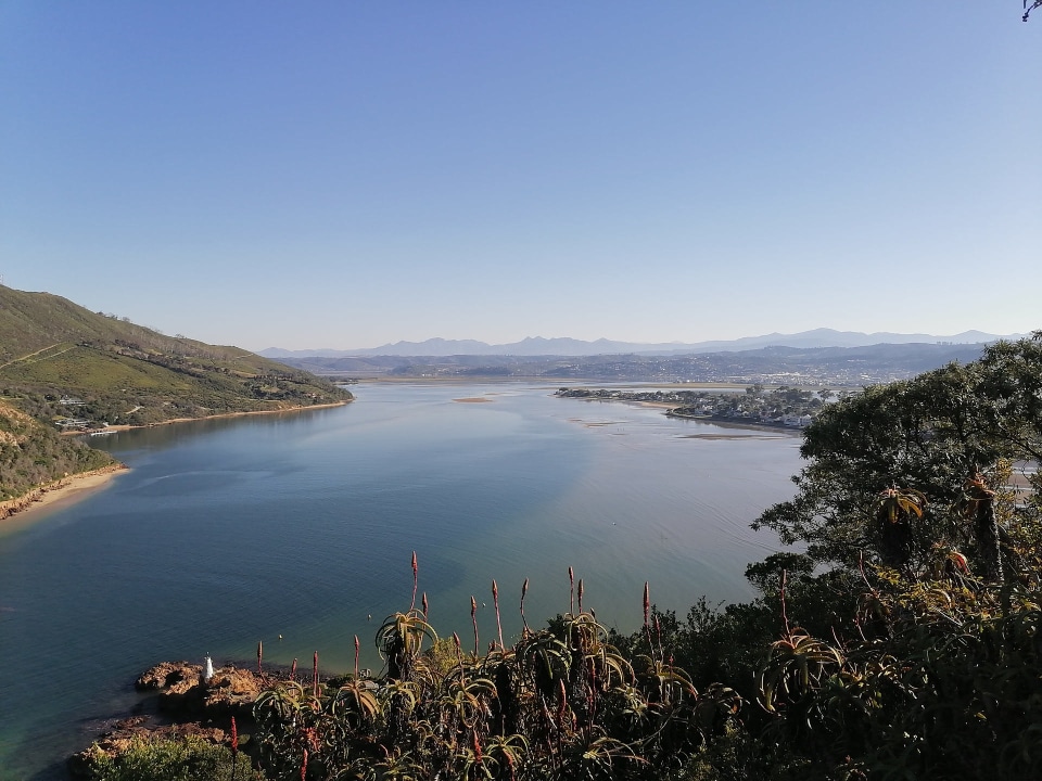 Cango Caves, Knysna Heads and Waterfront, Robertson vineyards, Mossel Bay