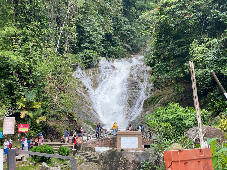 Cameron Valley Tea Estate, Lata Iskandar Waterfall, Strawberry Farm