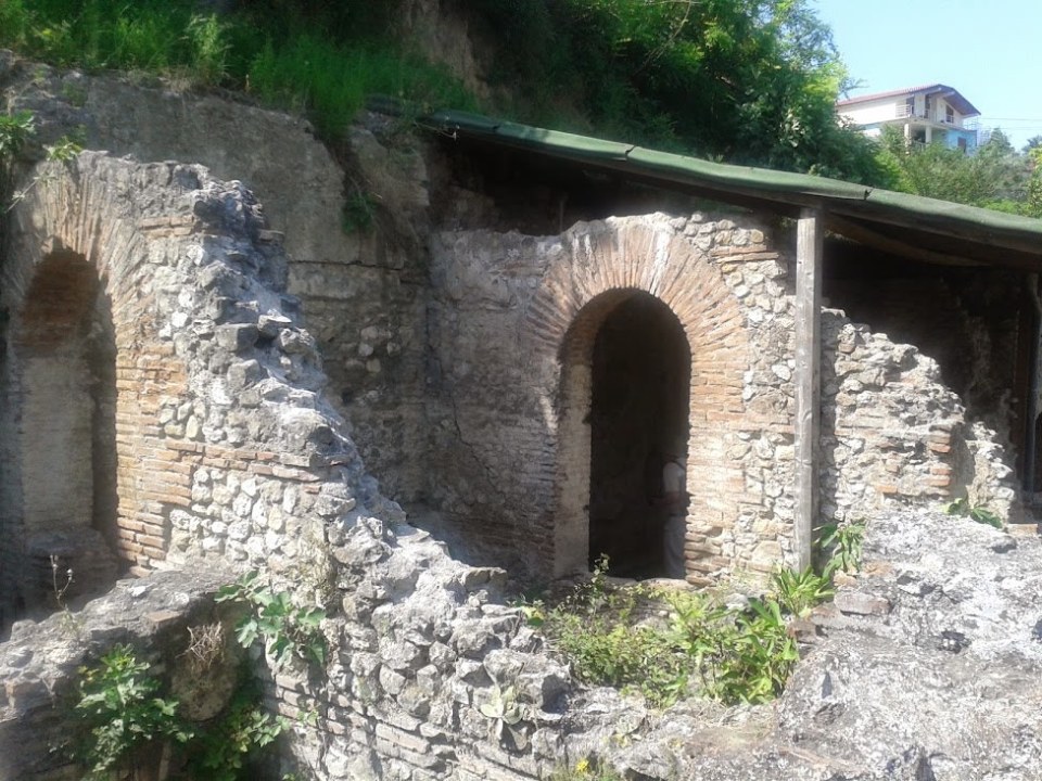 Ad-Quantum ruins, Via Egnatia, Selca e Poshtme stone graves