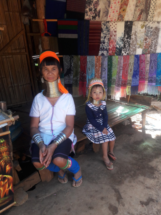 Wat Rong Khun, Rong Suea Ten, long-neck hill tribe village