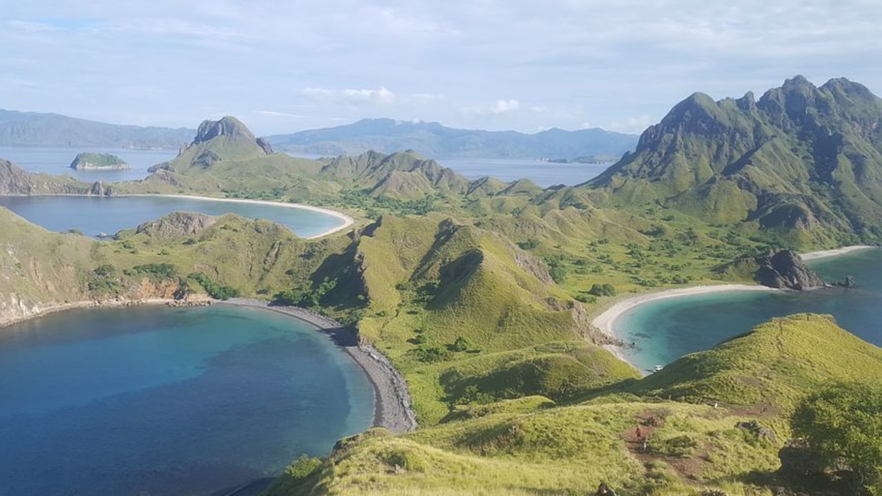 Padar Island sunrise ridgeline, Kelor Island viewpoint, Kanawa Island coral reefs