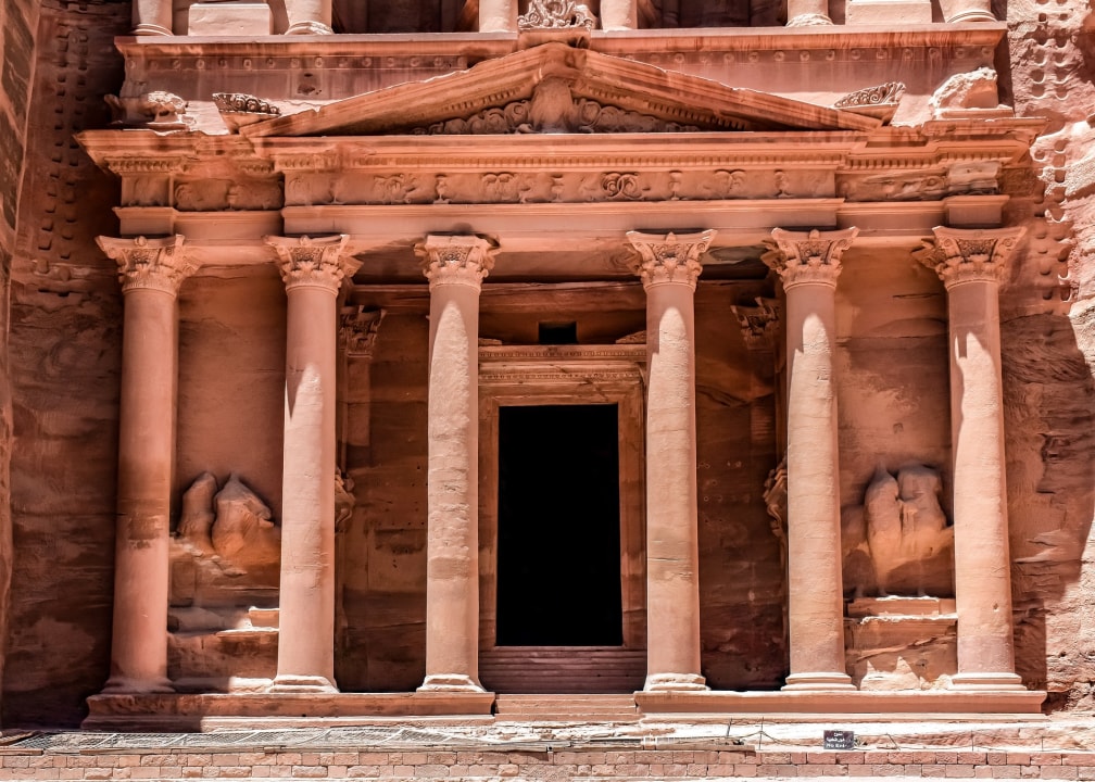 the Siq, Treasury (Al Khazanah), Qasr al Bint