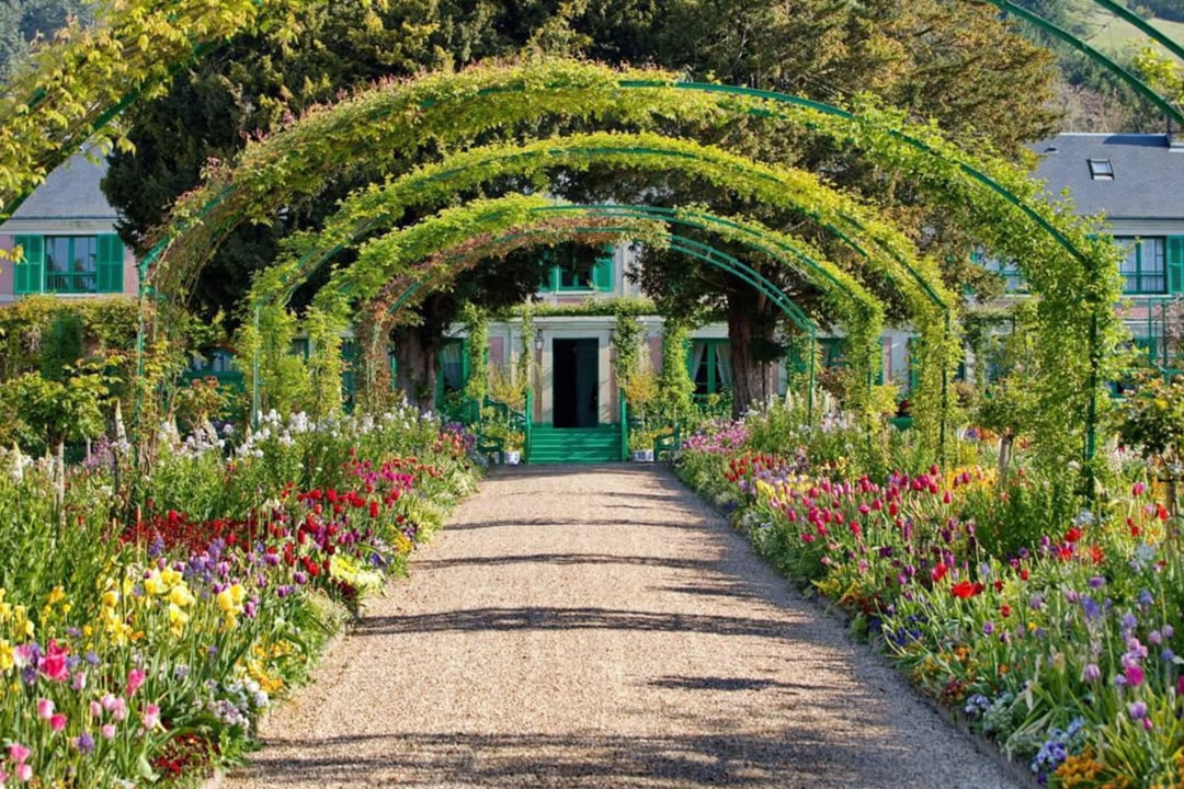 Maison de Van Gogh, Le Champ de Blé Aux Corbeaux wheat fields, Fondation Monet in Giverny gardens, Japanese bridge and water lily ponds
