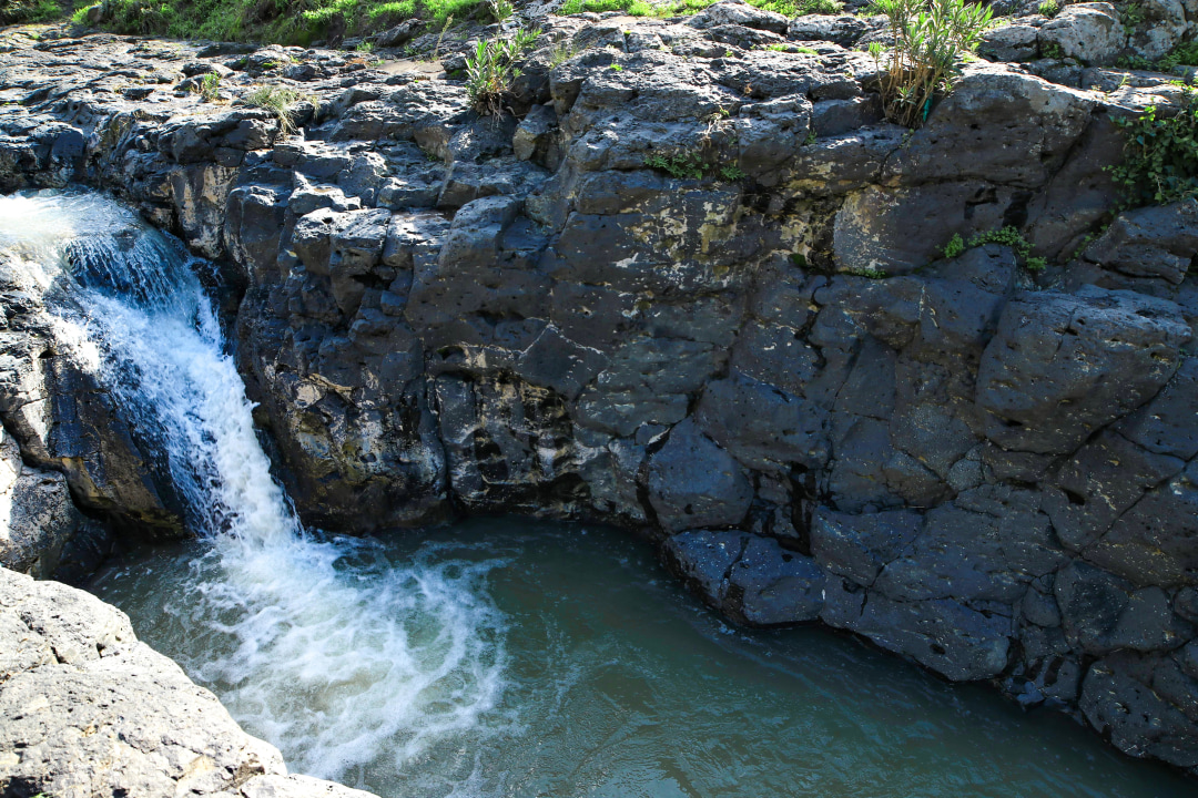 Oxena Waterfall, Oxena River, huge lava flow, Militello in Val di Catania