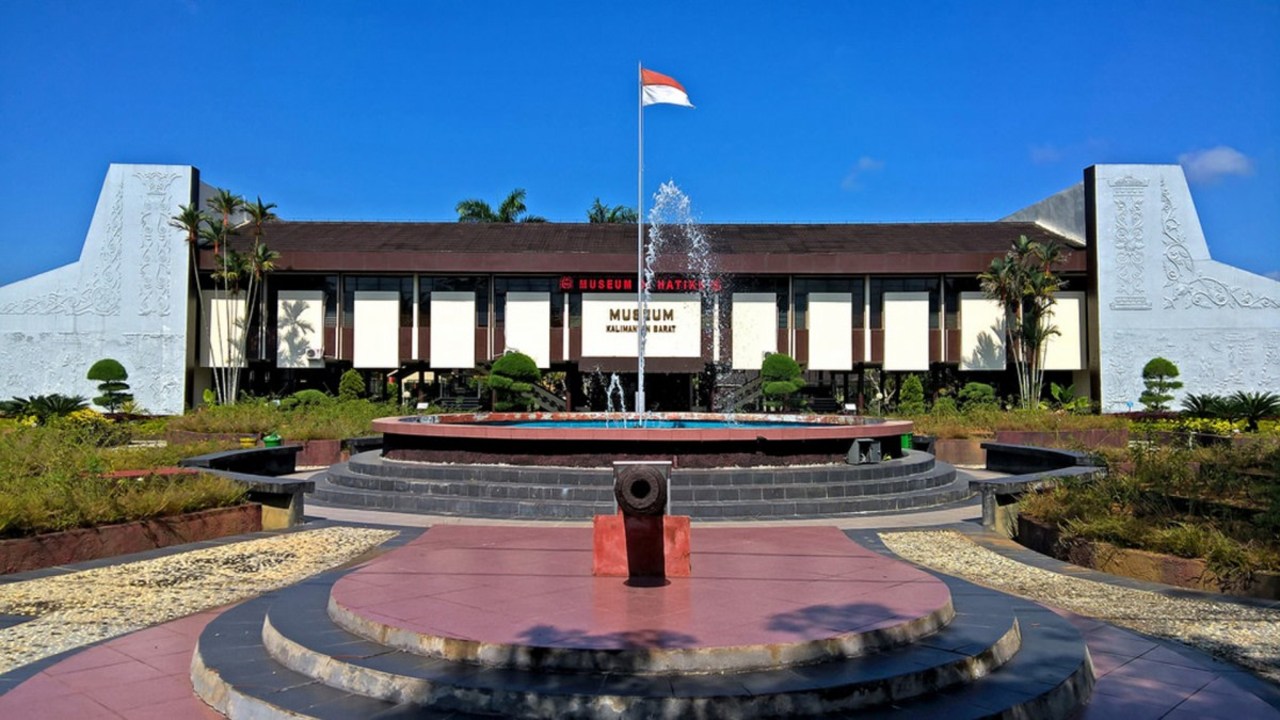 Sam Pek Kong, Equator Monument, Saham Longhouse