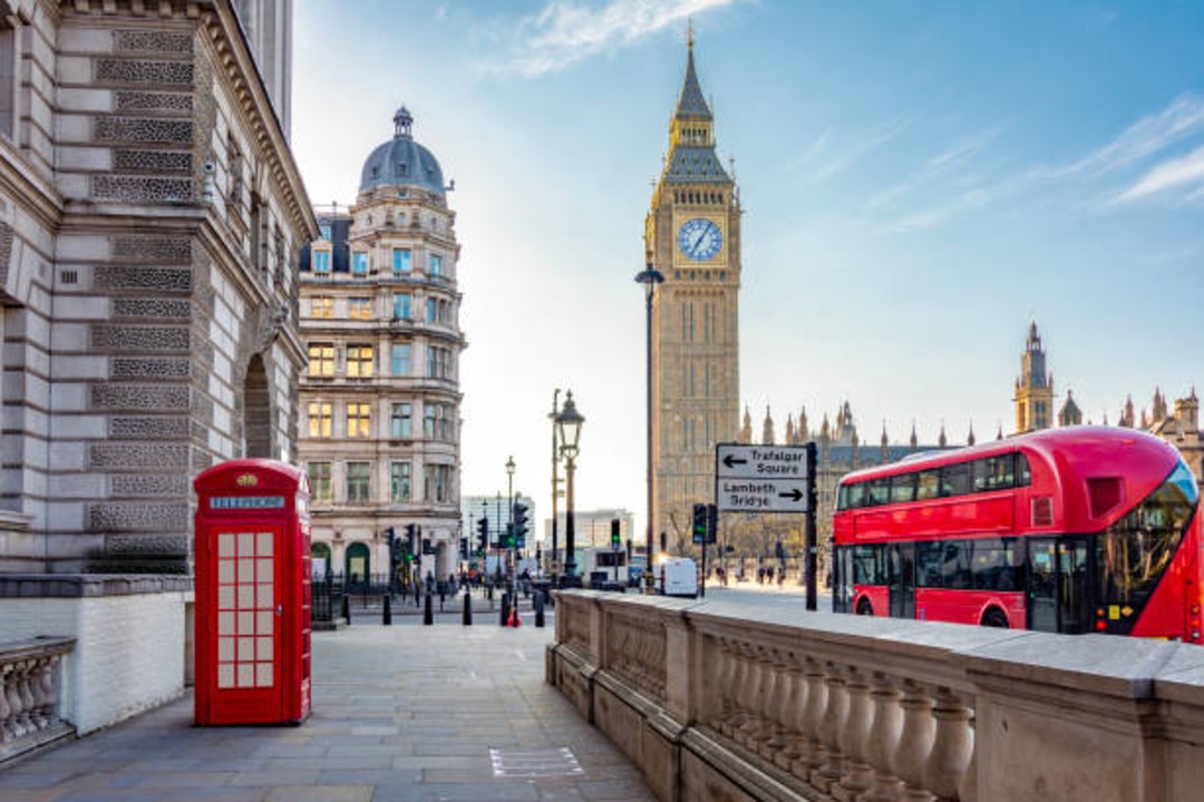 Buckingham Palace, Trafalgar Square, Palace of Westminster, London Eye