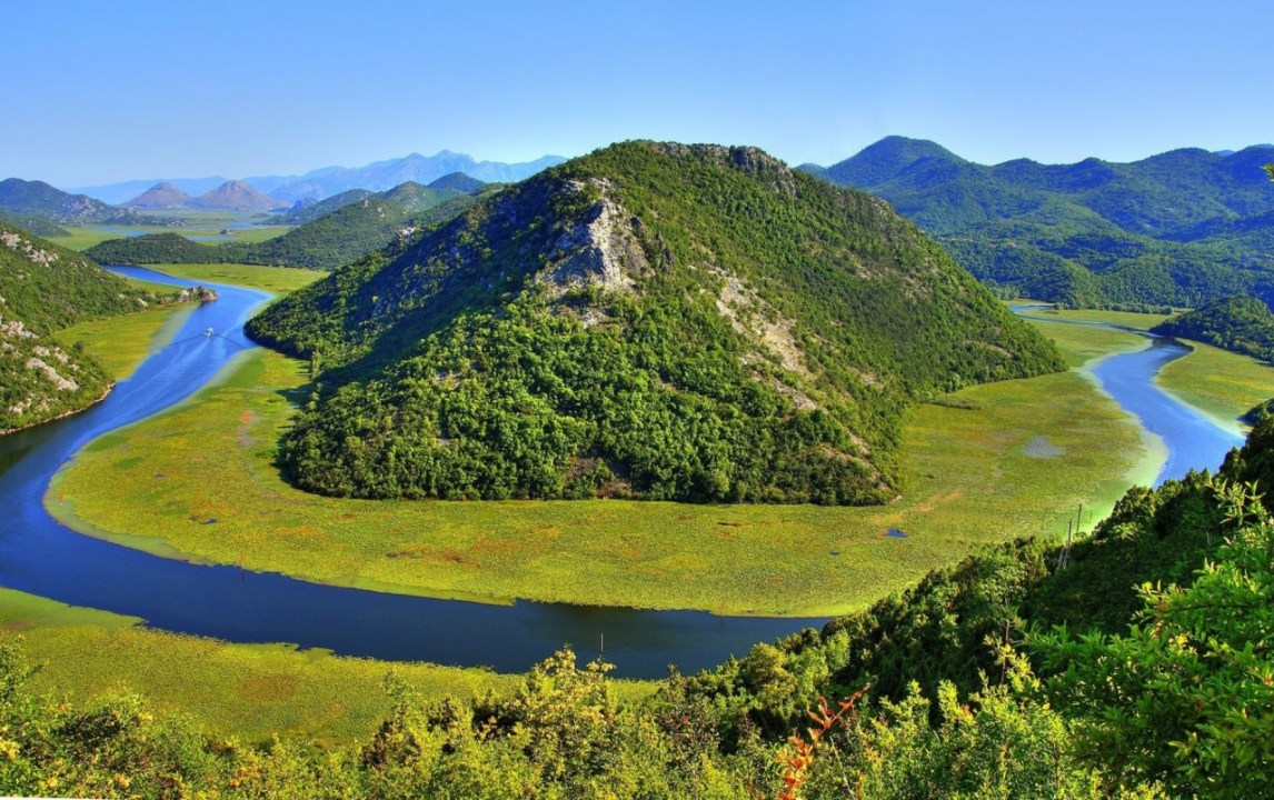 Rijeka Crnojevića riverside, Mostina Bridge coffee stop, Besac Fortress above Virpazar, Lesendro Island on Lake Skadar