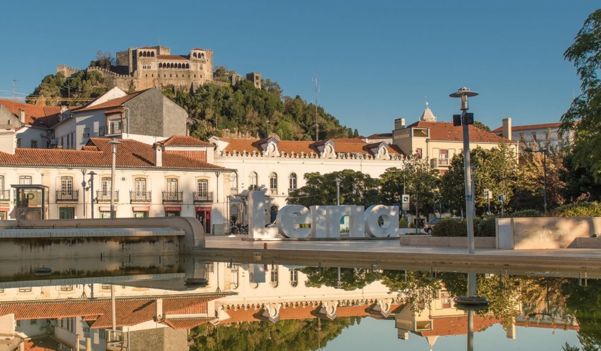 Sanctuary of Fátima, Batalha Monastery, Nazaré clifftop, Castelo de Óbidos