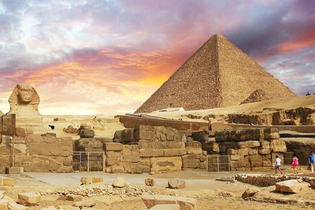 Pyramids of Khufu, Khafre, Menkaure, and the Sphinx, papyrus factory, Egyptian Museum
