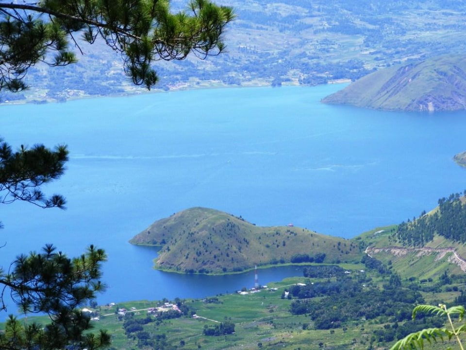 Lake Toba, Tuk-tuk village on Samosir Island, Sipiso-piso waterfall, Ambarita village