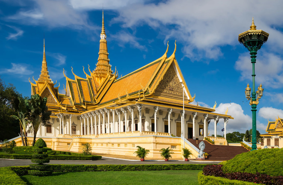 Angkor Wat at dawn, Bayon and its carved faces, Tonle Sap Lake, Kampong Phluk floating village