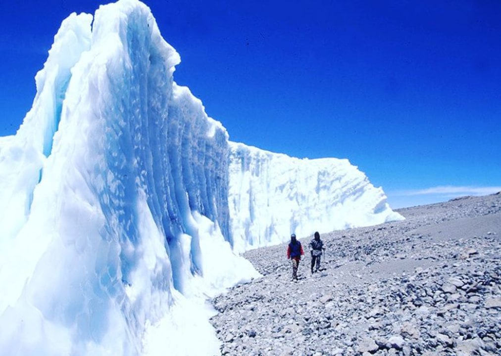 Uhuru Peak, Maundi Crater, Mandara Hut