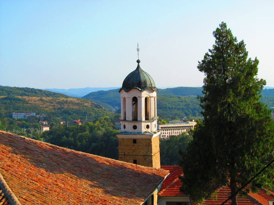 Varusha District, Church of the Nativity of the Virgin, Tsarevets (fortress), Yantra River