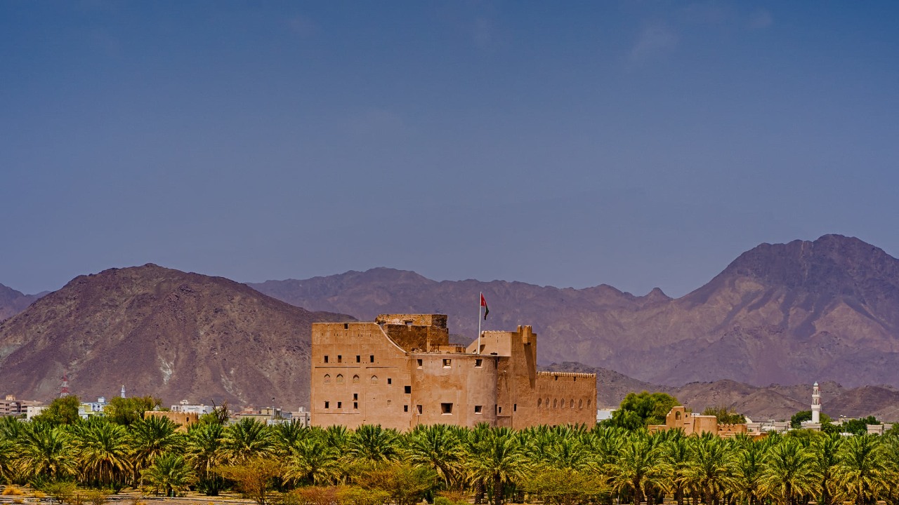 Wahiba Sands dunes, Ras Al Jinz Turtle Reserve, Bimmah Sinkhole, Jebel Shams cliffs