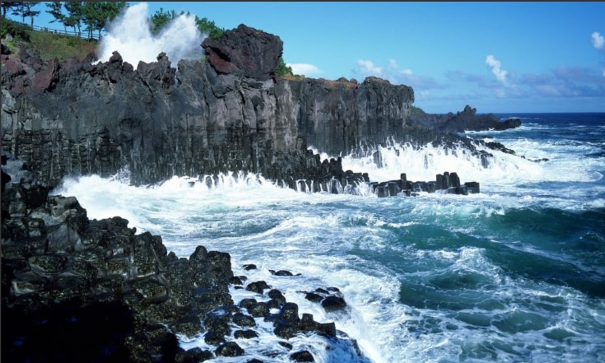 Haenyeo Museum, Manjanggul Lava Tube, Seongsan Ilchulbong (Sunrise Peak), Seongeup Folk Village