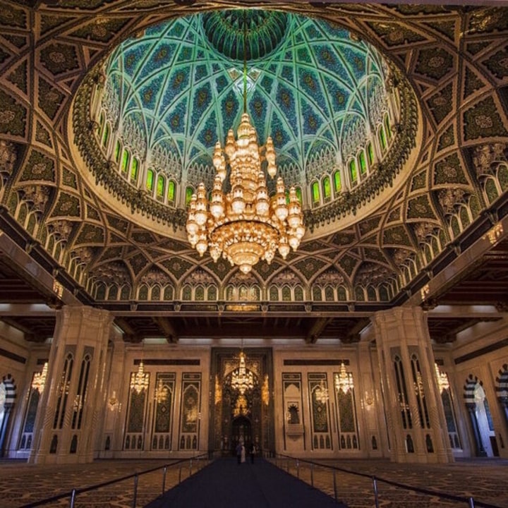 Sultan Qaboos Grand Mosque, Souq Muttrah, Al Alam Palace, Gulf of Oman