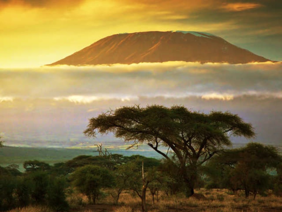 Uhuru Peak, Kibo Hut, Maundi Crater rim