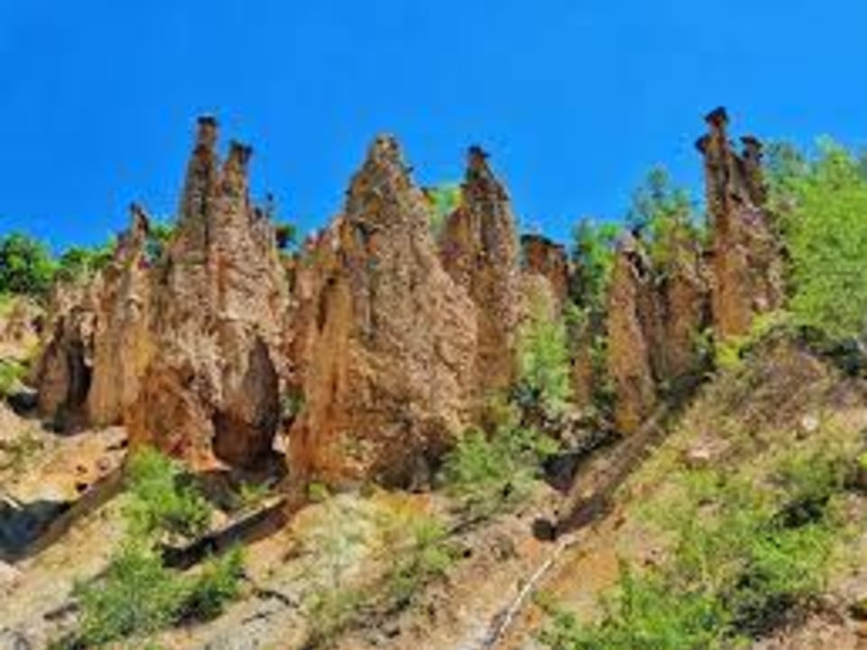 Devils Town, Red Spring, Sićevo Gorge, Lazarica Church
