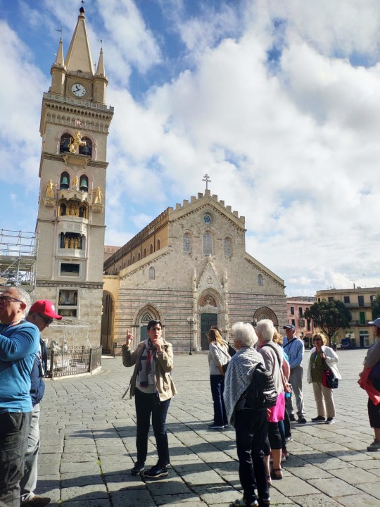 Piazza Duomo, bell-topped Messina Cathedral, Messina Astronomical Clock