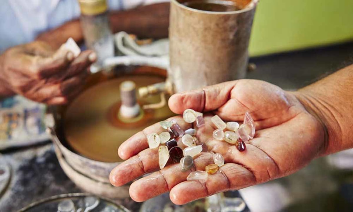 Madu River mangrove tunnels, Cinnamon Island cinnamon-peeling, Moonstone Mine and gemstone workshop, Turtle Farm