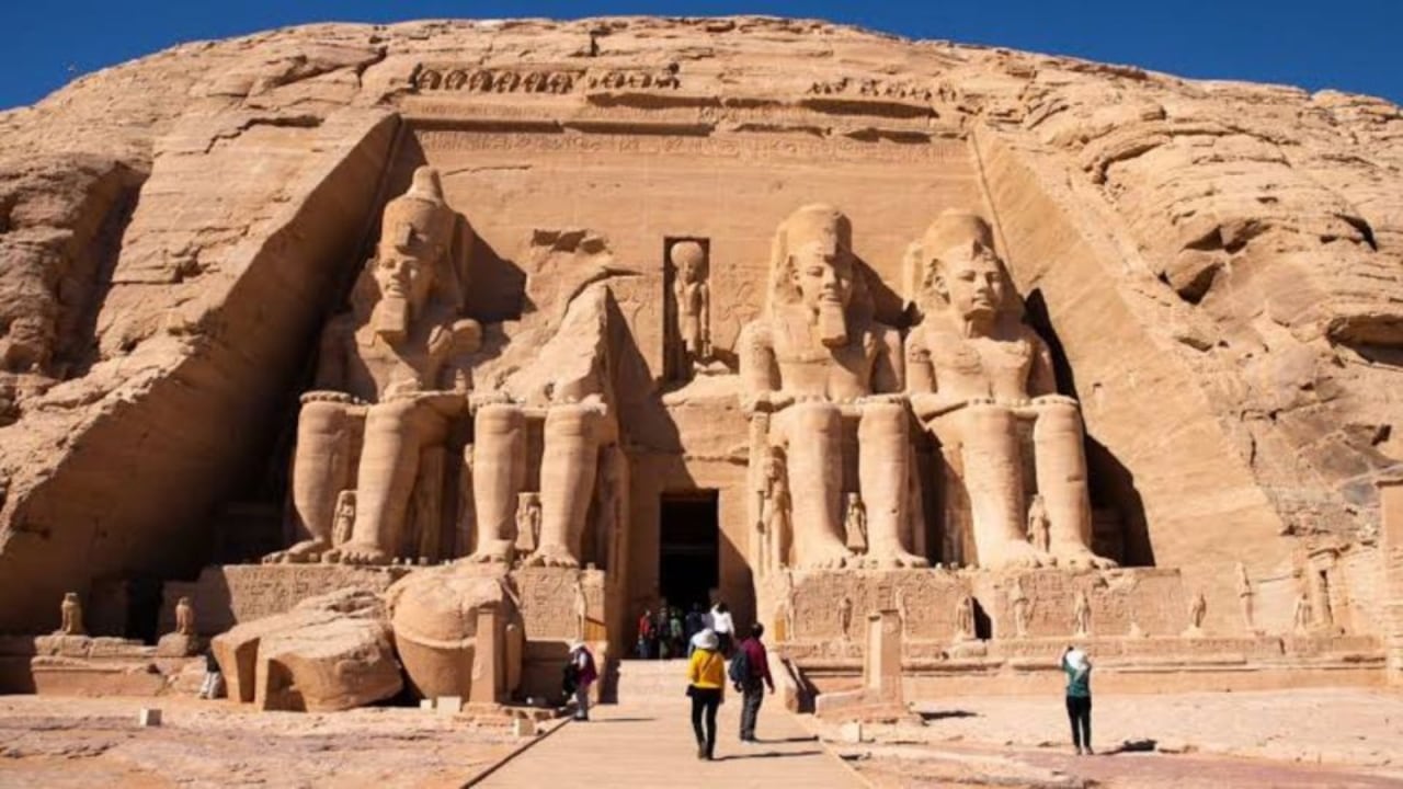 Abu Simbel temple complex, Great Temple of Ramesses II, Temple of Nefertari