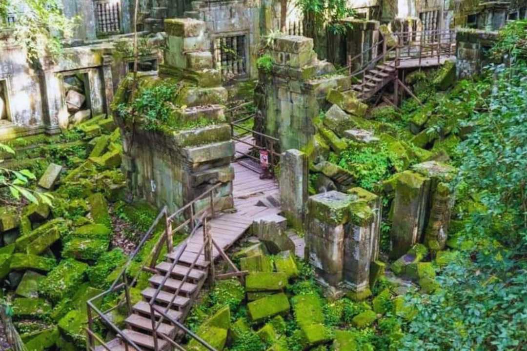 Koh Ker Temple Complex, Prasat Thom pyramid, Beng Mealea jungle-covered ruins