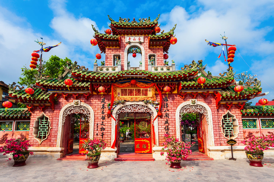 Halong Bay cruise, Perfume River dragon boat, Imperial City of Huế, Cai Rang floating market