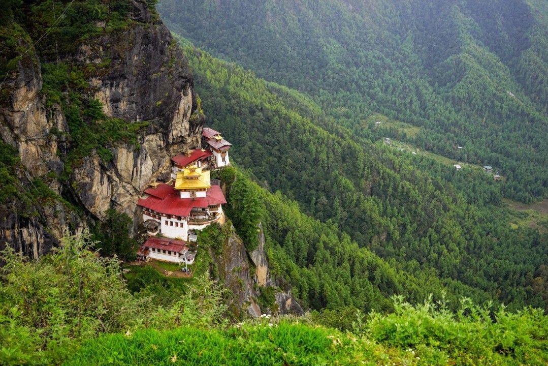 Paro Taktsang, National Museum of Bhutan, Sangchhoekor Buddhist College, Paro Valley