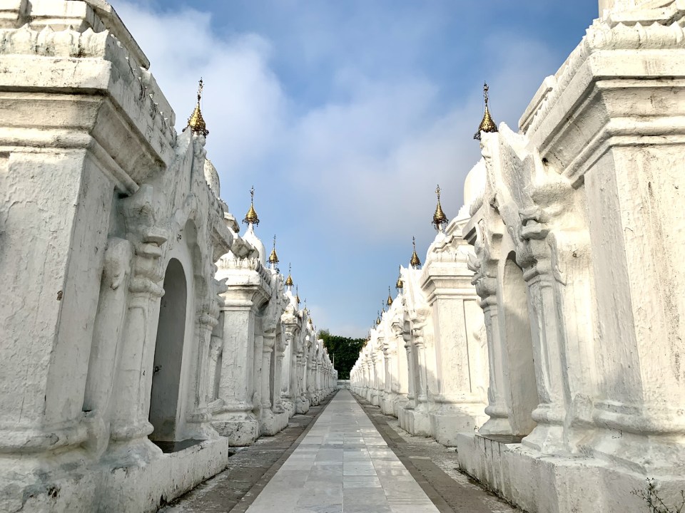 Shwedagon Pagoda, Golden Rock at sunset, Ananda Temple, Inle Lake floating villages