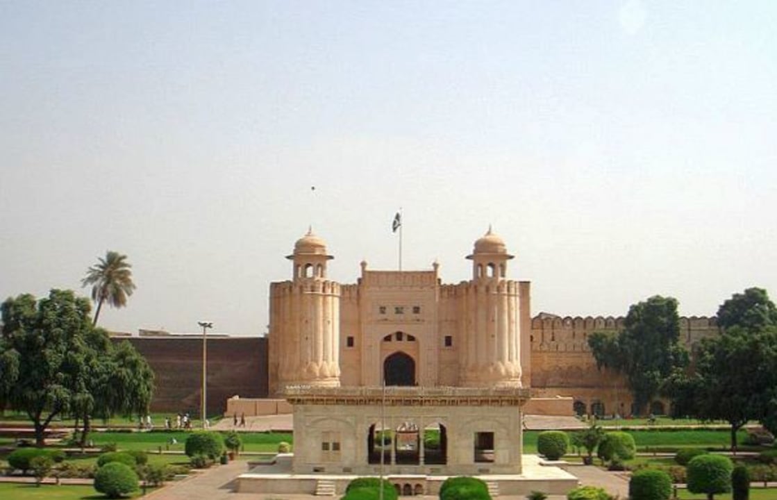 Lahore Museum, Lahore Fort, Badshahi Mosque, Anarkali Bazaar