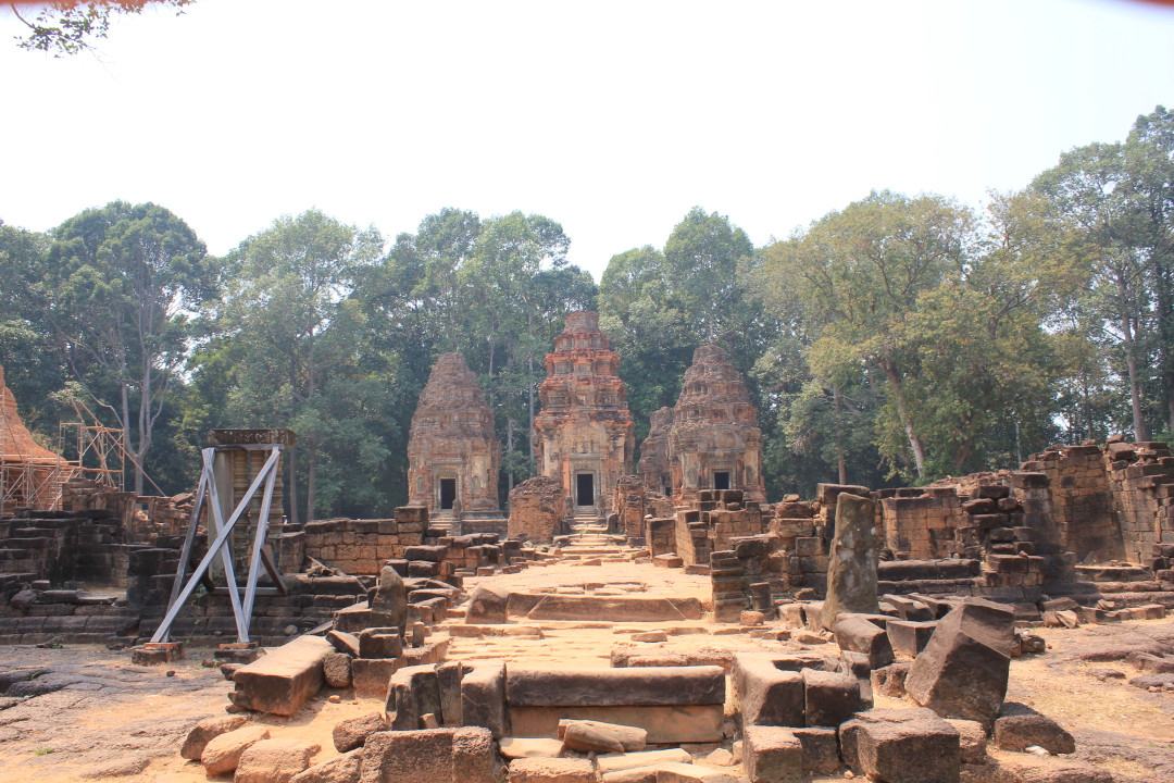 Banteay Srei Temple, Roluos Group, Kompong Phluk floating forest
