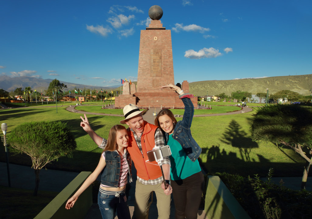 Basílica del Voto Nacional, Ciudad Mitad del Mundo, Pululahua Crater Viewpoint