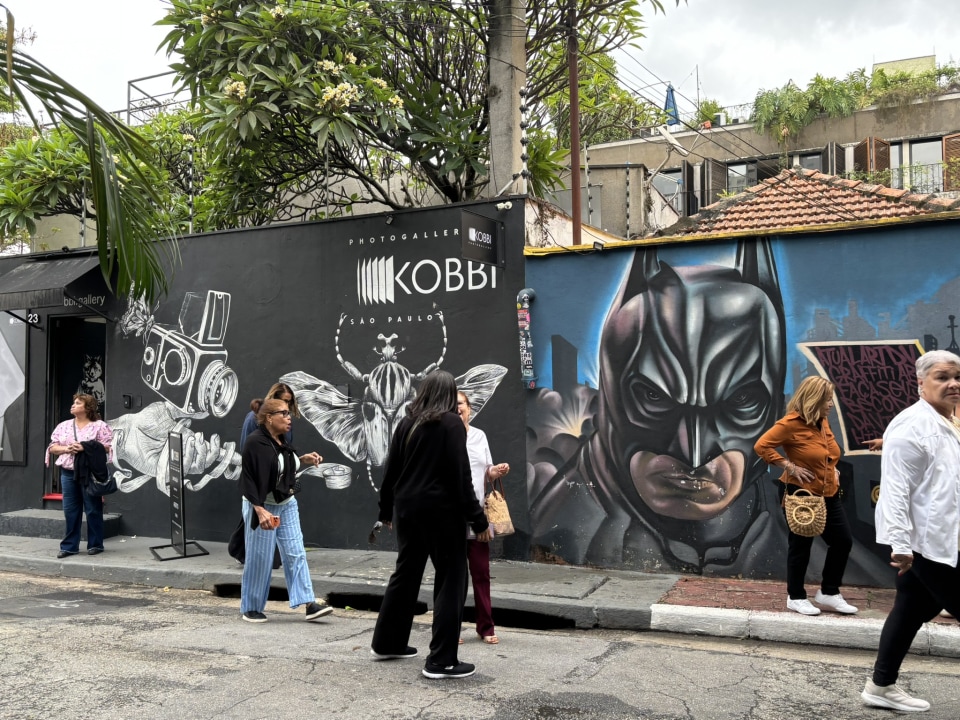 Beco do Batman, Vila Madalena murals, São Paulo art galleries
