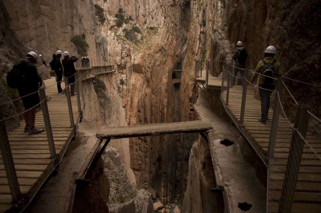 Caminito del Rey, El Chorro gorge, dizzyingly high walking ledges