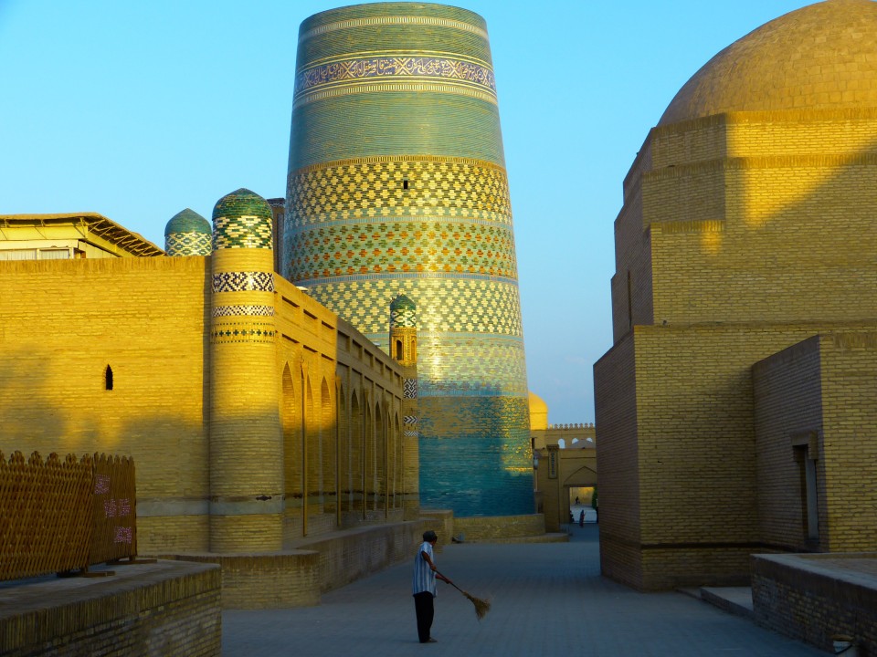 Itchan Kala, Kaltaminor, Konya Ark, Juma Mosque