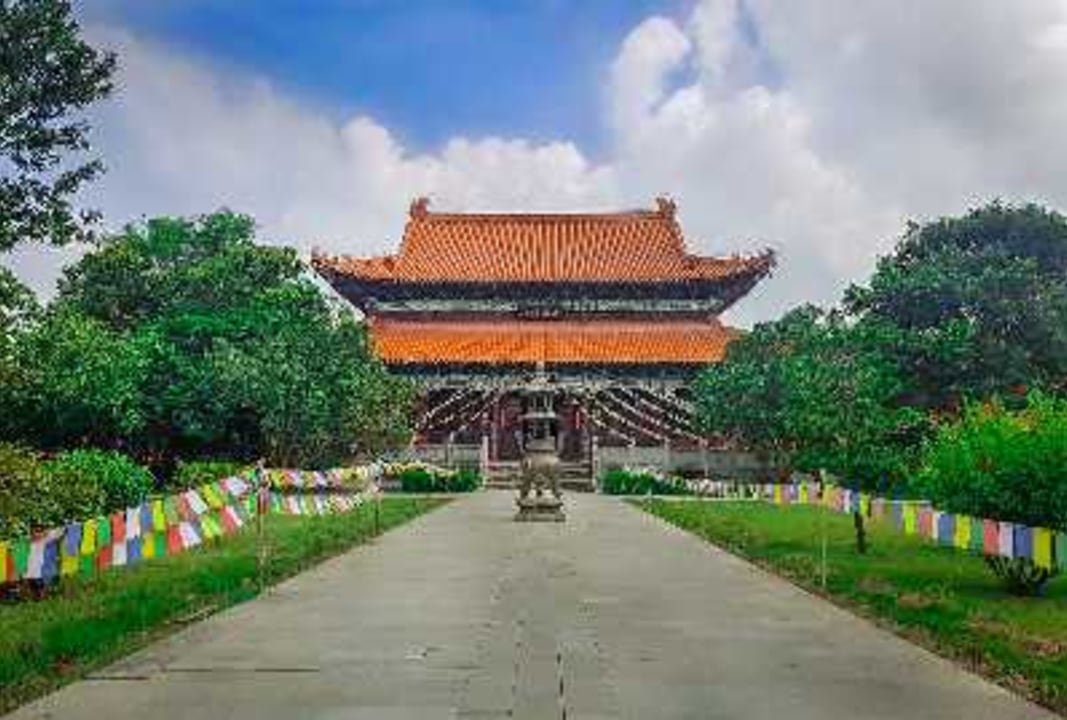 Kathmandu, Lumbini, monastery grounds