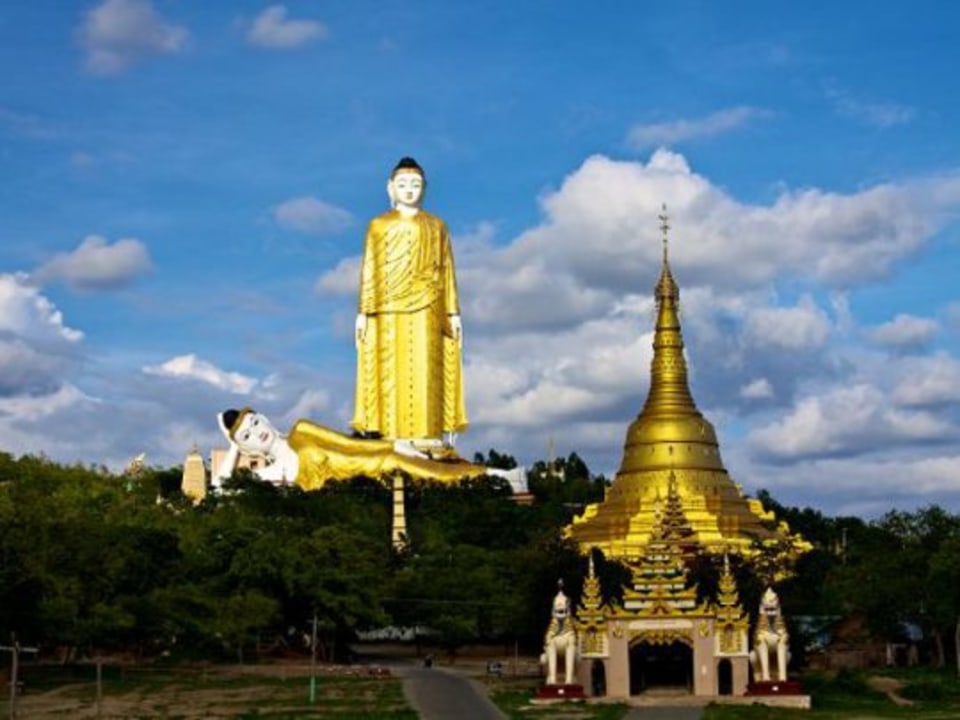 Thanboddhay Pagoda, Bodhi Tataung's 1,000 Bodhi trees, U Min Thone Zal cave pagodas