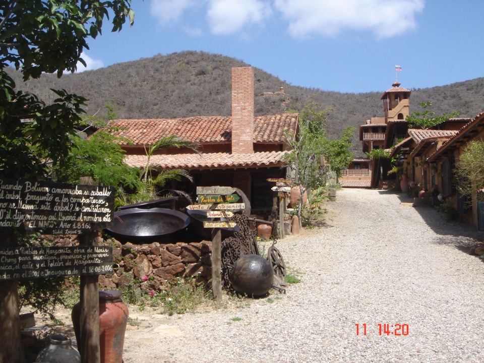 Los Cocos fish market, Cerro Copey panoramic views, Playa El Yaque beach