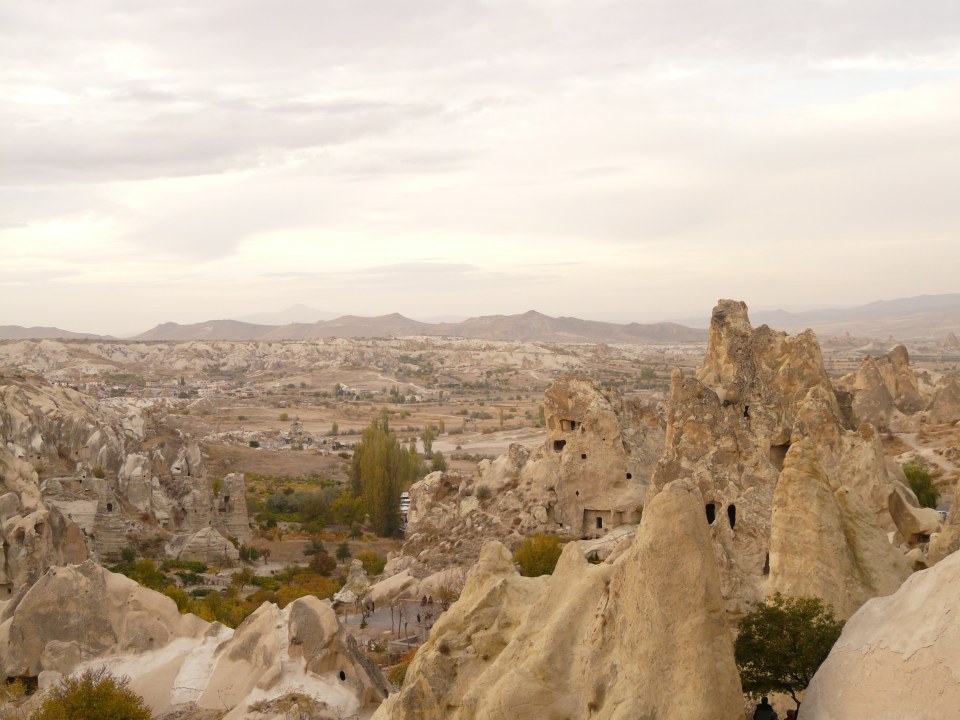 Devrent Imagination Valley lunar rock formations, Paşabağ (Monks Valley) mushroom-shaped fairy chimneys, Avanos pottery on the Kızılırmak
