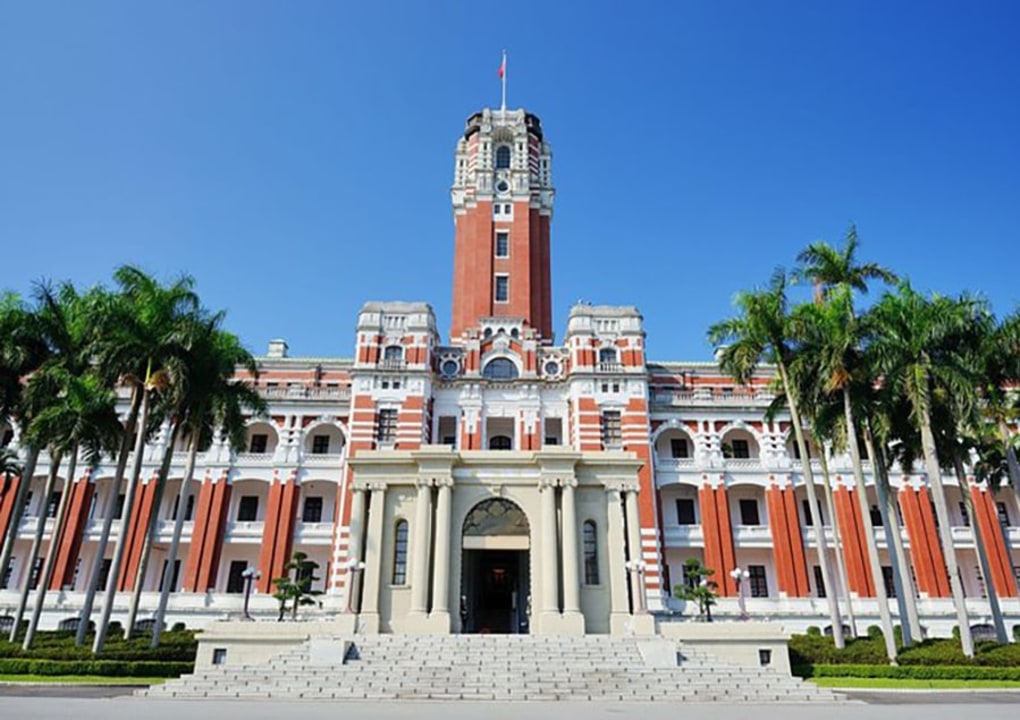 Taipei 101 Observatory, National Palace Museum, Chiang Kai-Shek Memorial Hall, Longshan Temple