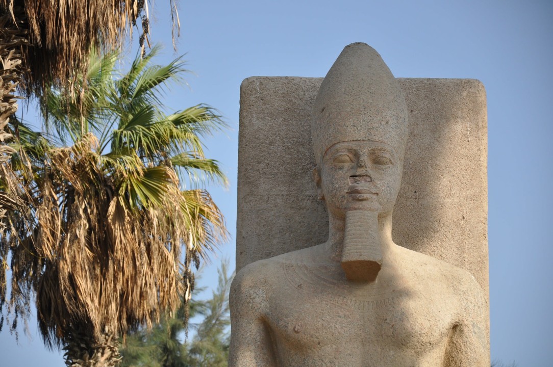 Khan el-Khalili Bazaar, El Fishawy Café, Open Museum, statue of Ramses II