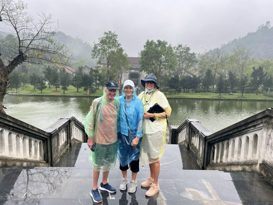 Yen Tu Mountain cable car, Hoa Yen Pagoda, Truc Lam Monastery, limestone mountains