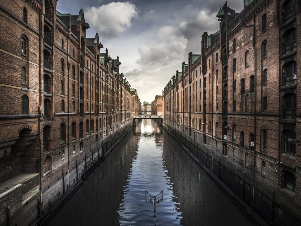 Speicherstadt canals, HafenCity modern waterfront, Elbphilharmonie plaza views, Binnenalster lakeside