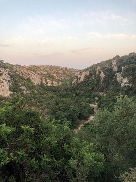 Cava d'Ispica, Calicantone Necropolis, Castello Sicano, Hyblean canyons