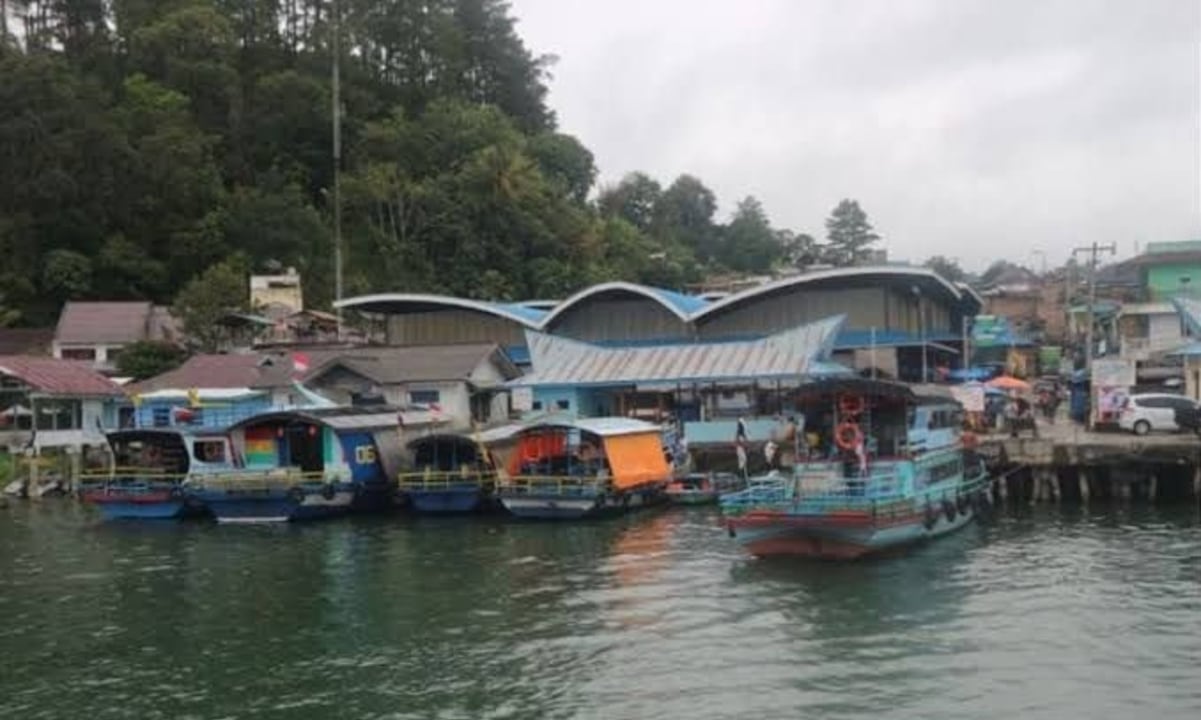 Lumbini Temple, Gundaling Hill, Sipisopiso Waterfall, Simalem Resort on Lake Toba