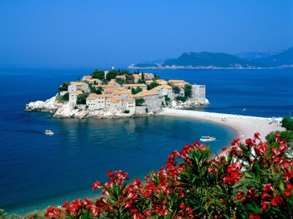 Boka Bay, Jaz Beach, Sveti Stefan