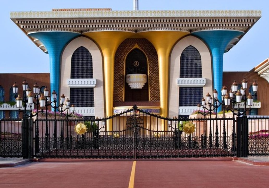 Sultan Qaboos Grand Mosque, Souq Muttrah, Al Alam Palace, Gulf of Oman