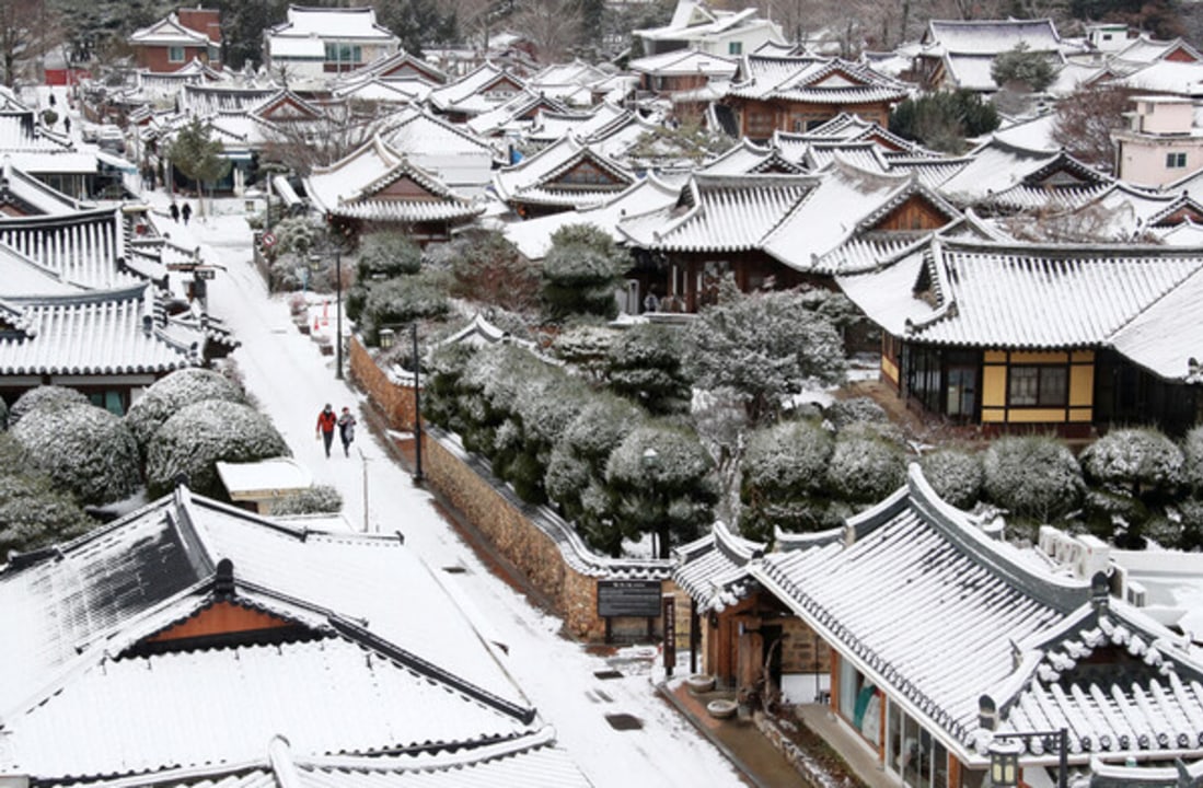 Mt. Seonunsan trails, Jeonju Hanok Village, Gochang Dolmen Site, Mt. Daedunsan cable car